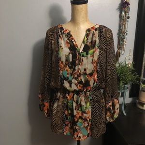 ✨EUC Calvin Klein Patterned Blouse